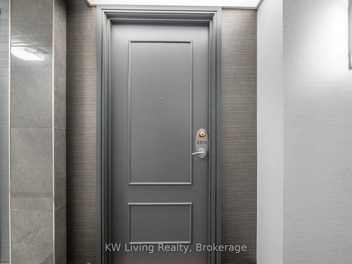 Property Photo:  238 Doris Avenue 2512  ON M2N 6W1 