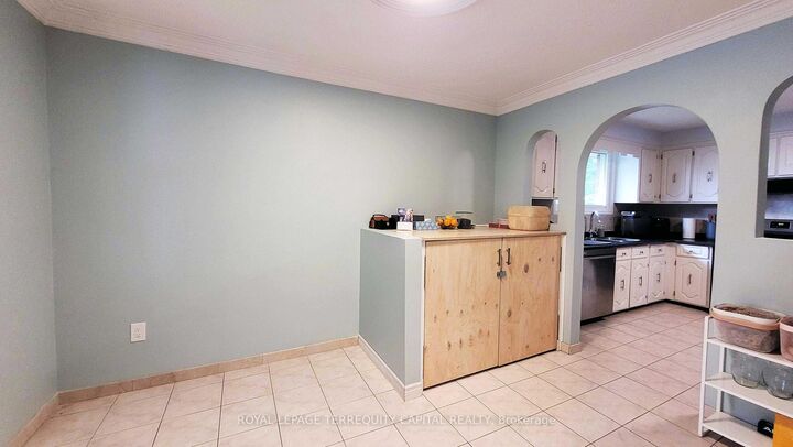 Property Photo: 16 Mayfair Court ON L2M 7K5