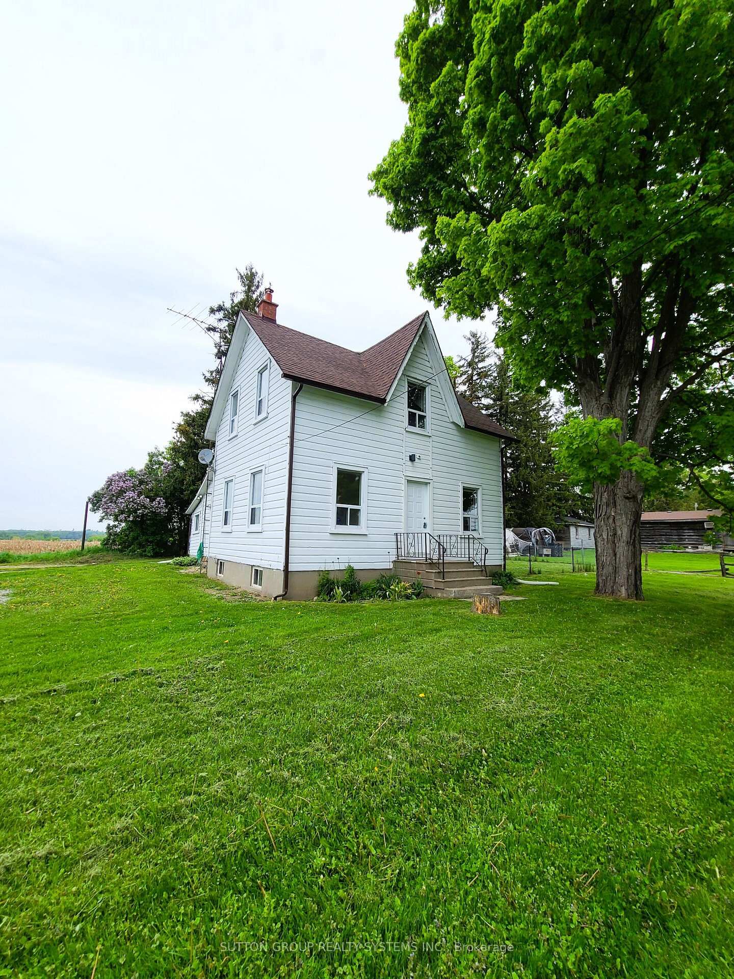Property Photo: 798 King Road ON L7B 1K5