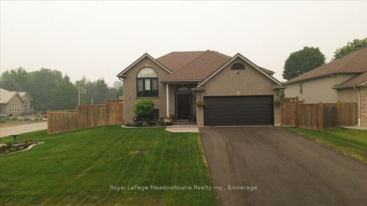 15 Sharpe Street — photo 1