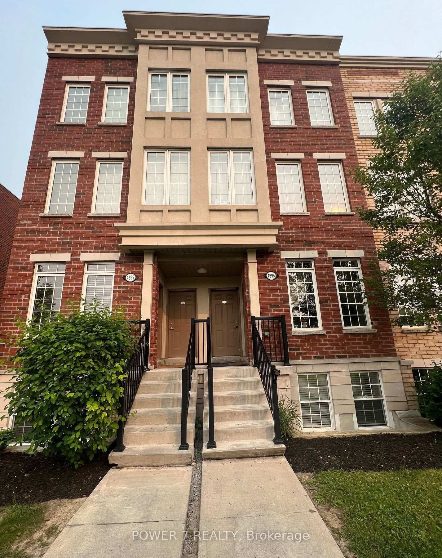 Property Photo: 4695 Kingston Road 44 ON M1E 2R1