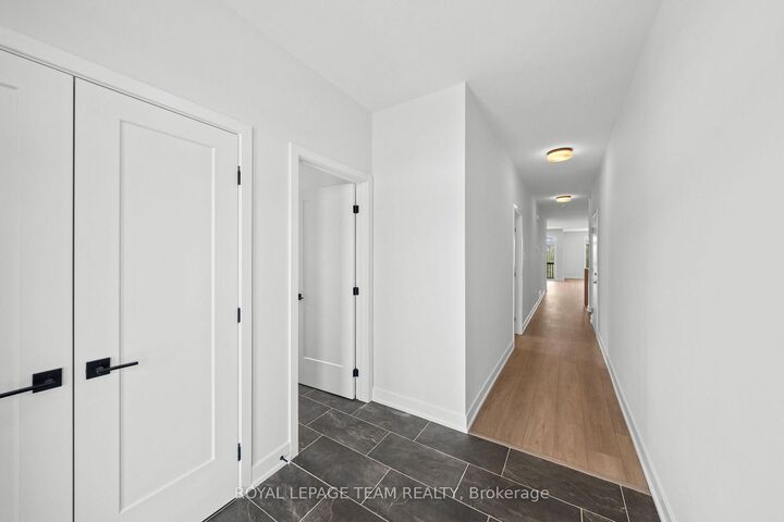 Property Photo: 1094 Moore Street ON K6V 0H2