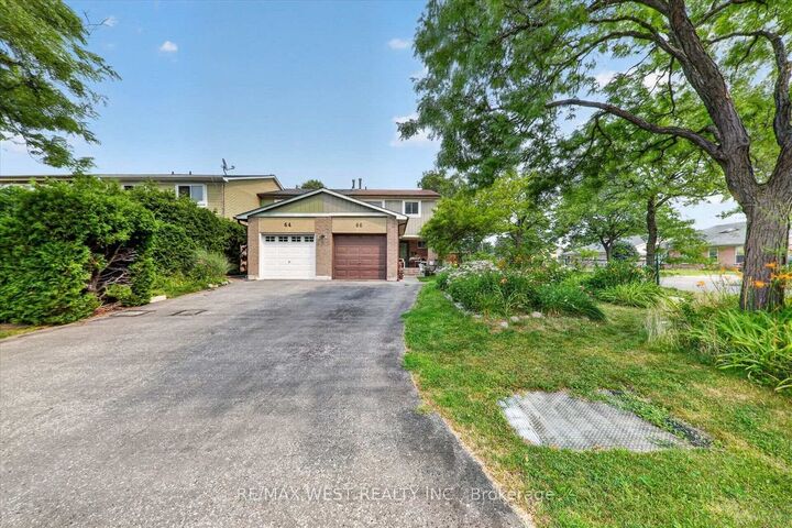 Property Photo: 66 Bushwood Court ON M1B 2T1