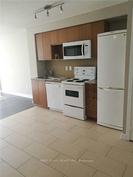 Property Photo: 15 Fort York Boulevard 2102 ON M5V 3Y4