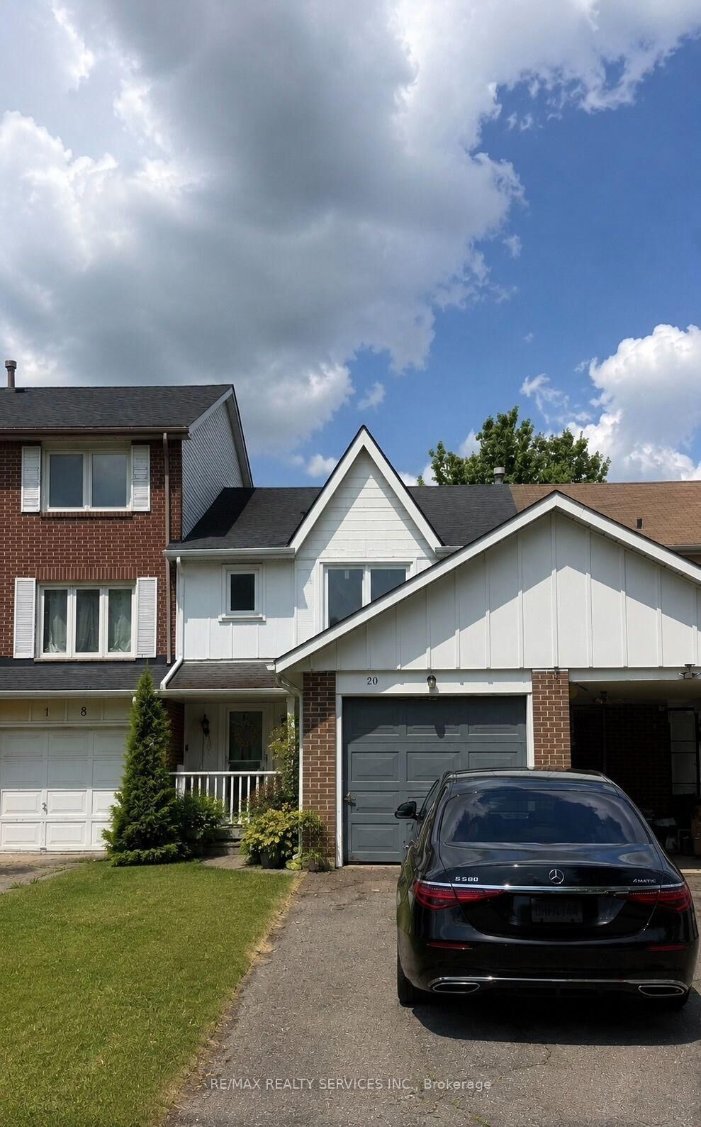 Property Photo: 20 Lansing Square ON L6Z 1E6
