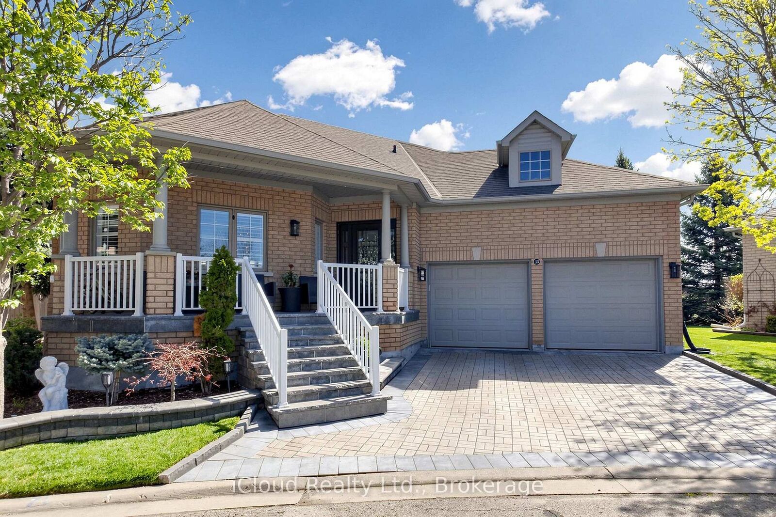 Property Photo: 30 Orchard Park Gate ON L6R 1W5