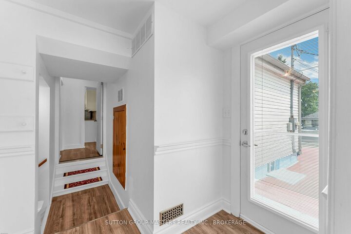Property Photo: 1062 Montreal Street ON K7K 3K4
