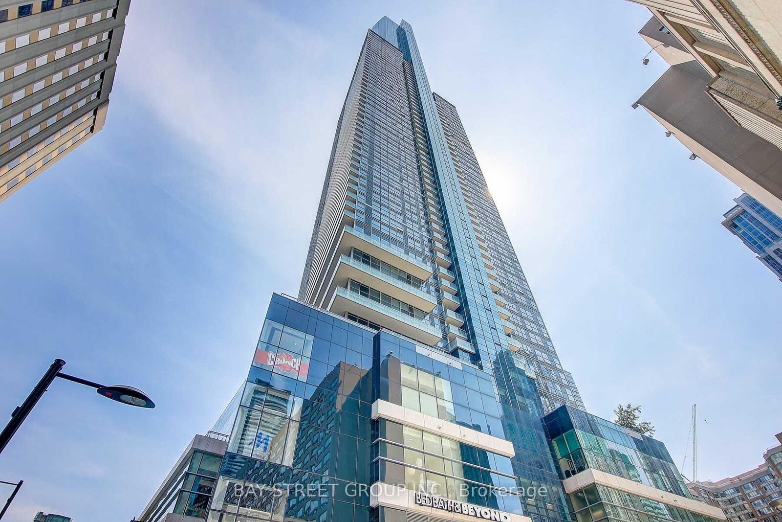 Property Photo: 386 Yonge Street 5406 ON M5B 0A5
