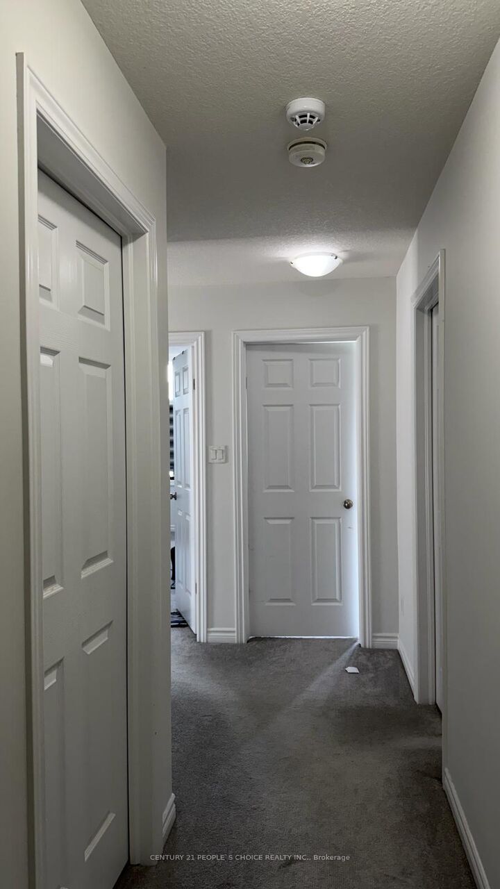 Photo de la propriété:  6 Gleason Crescent  ON N2M 0B7 