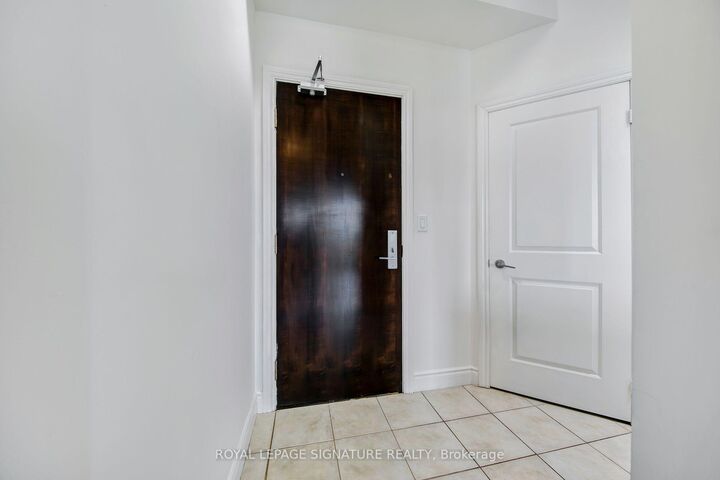 Property Photo:  25 Earlington Avenue 307  ON M8X 3A3 