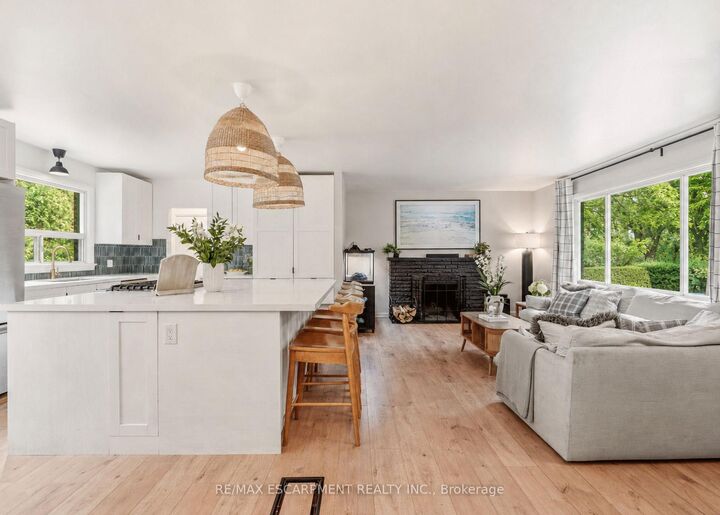 Property Photo: 271 Linden Avenue ON L7L 2P4