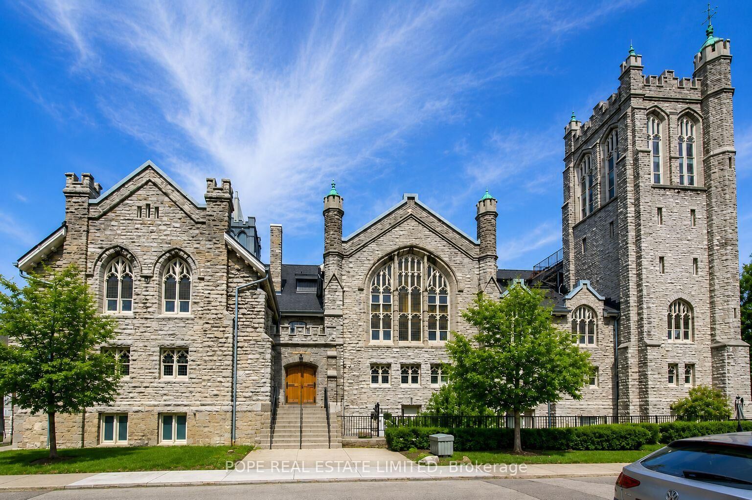 Property Photo: 384 Sunnyside Avenue 202 ON M6R 2S1