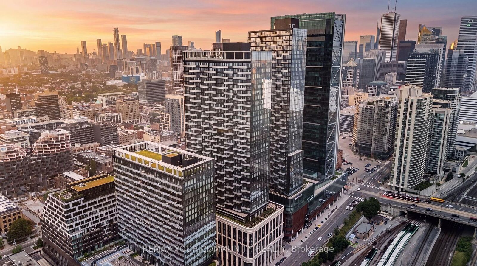 Property Photo: 470 Front Street 2015 ON M5V 0V6