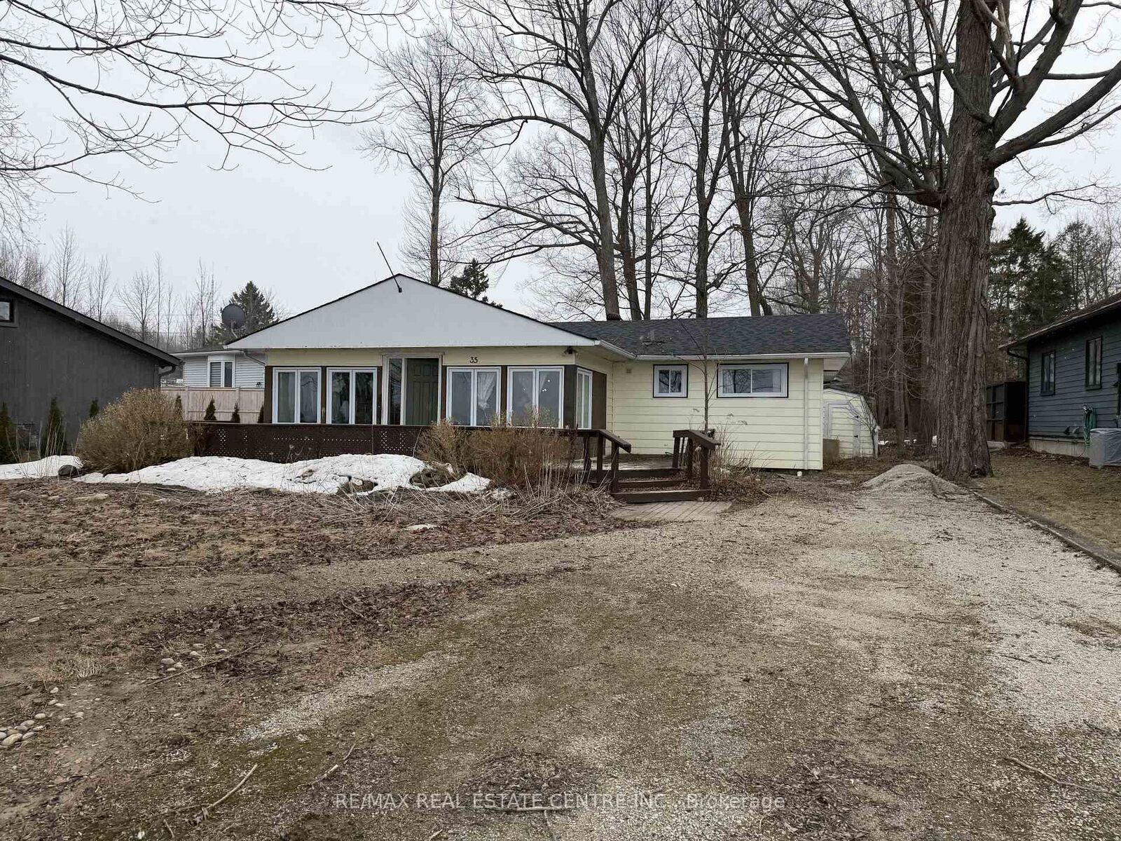 Property Photo: 35 Lakeside Avenue ON N4L 1A7