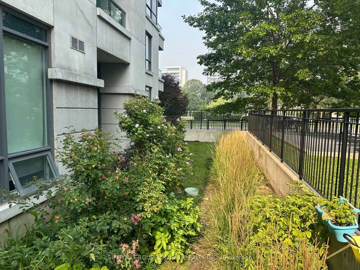 Property Photo:  20 North Park Road 106  ON L4J 0G7 
