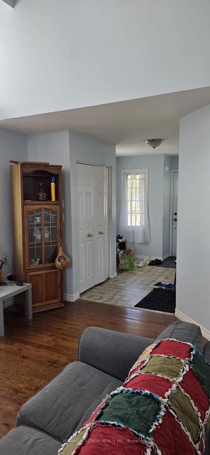 Property Photo: 123 Westmeadow Drive ON N2N 3P8