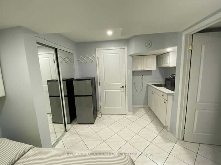 Property Photo: 5110 Timbermill Court Basement ON L5V 2B8