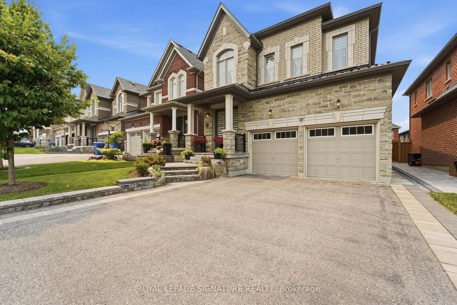 Property Photo: 68 Duggan Street ON L4G 0Y8