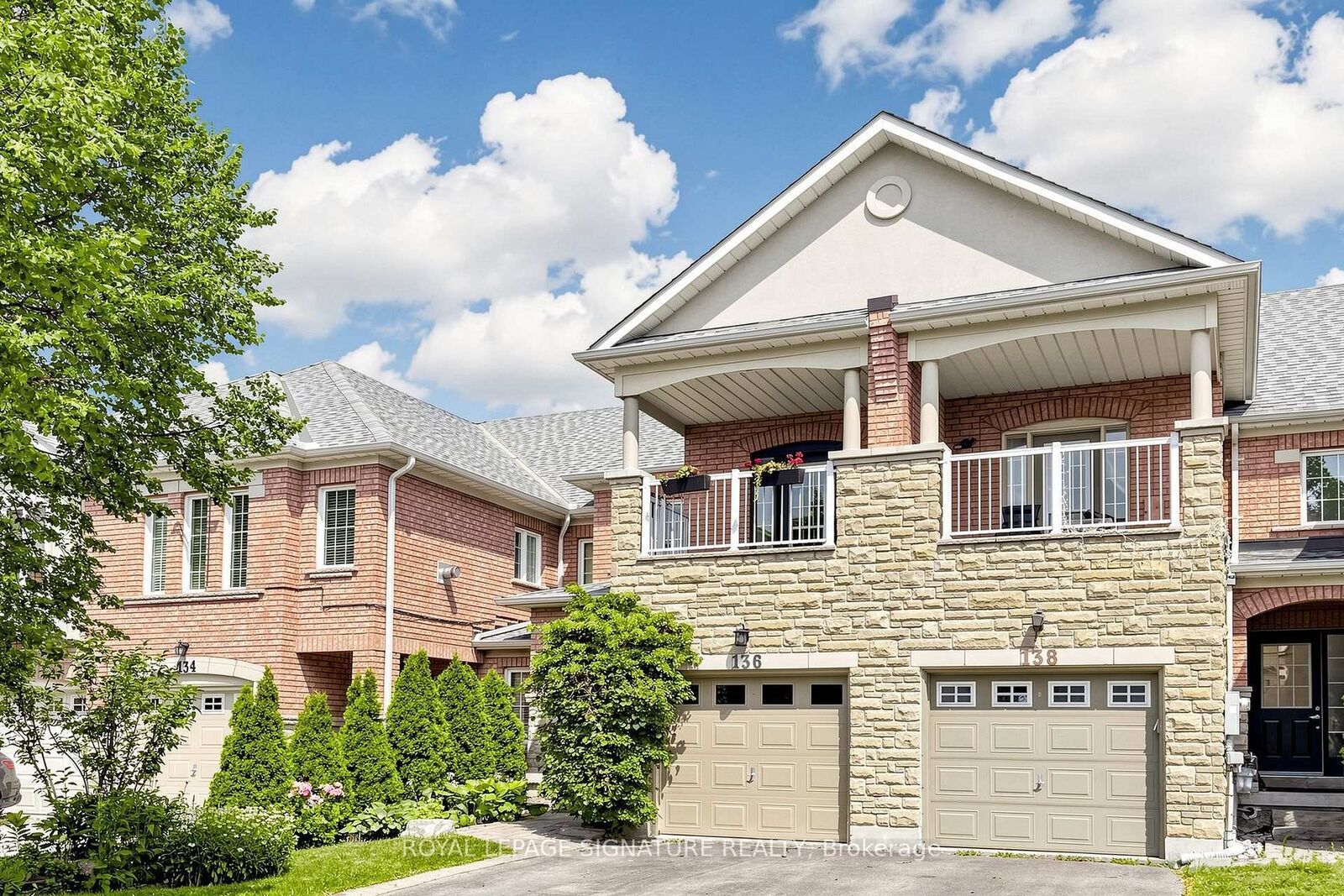 Property Photo: 136 Maple Sugar Lane ON L4J 8T9