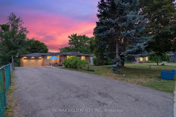 32 Dunblaine Crescent — photo 1