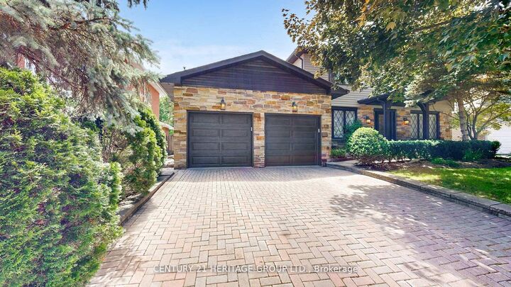 Photo de la propriété:  280 Henderson Avenue  ON L3T 2M2 