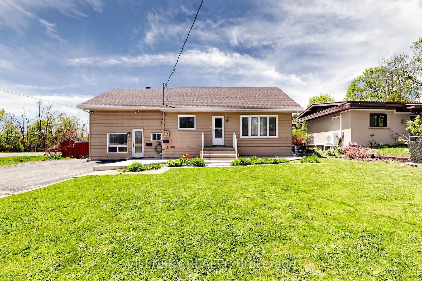Property Photo: 541 High Street ON L3V 4X9