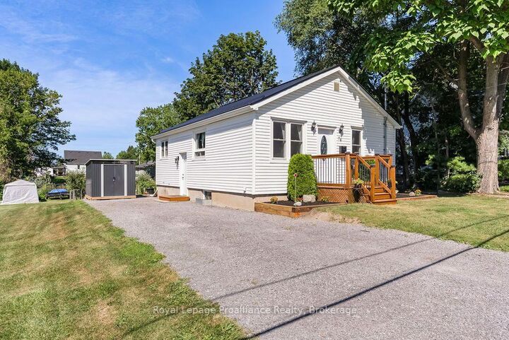 Property Photo: 76 Wright Avenue ON K8P 4E6