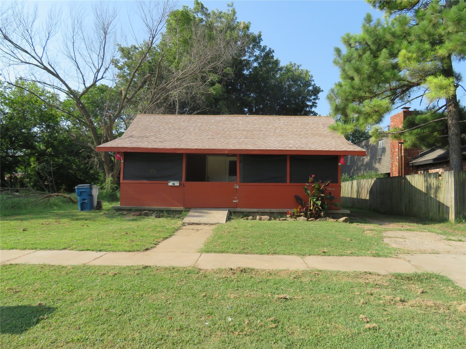 Property Photo: 817 W Moses Street OK 74023