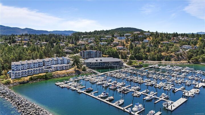 Property Photo: 3529 Dolphin Dr #604 BC V9P 9J7