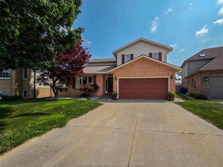 Property Photo: 90 Northern Pine Place ON N7L 5K2