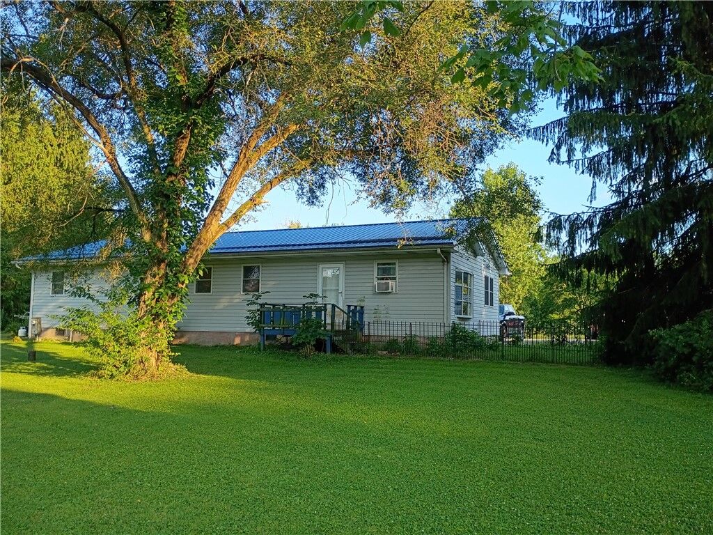 Property Photo: 415 Browns Hill Rd PA 16059