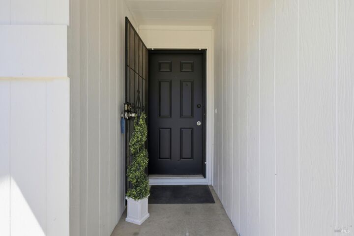Property Photo:  1462 Jasmine Circle  CA 94928 