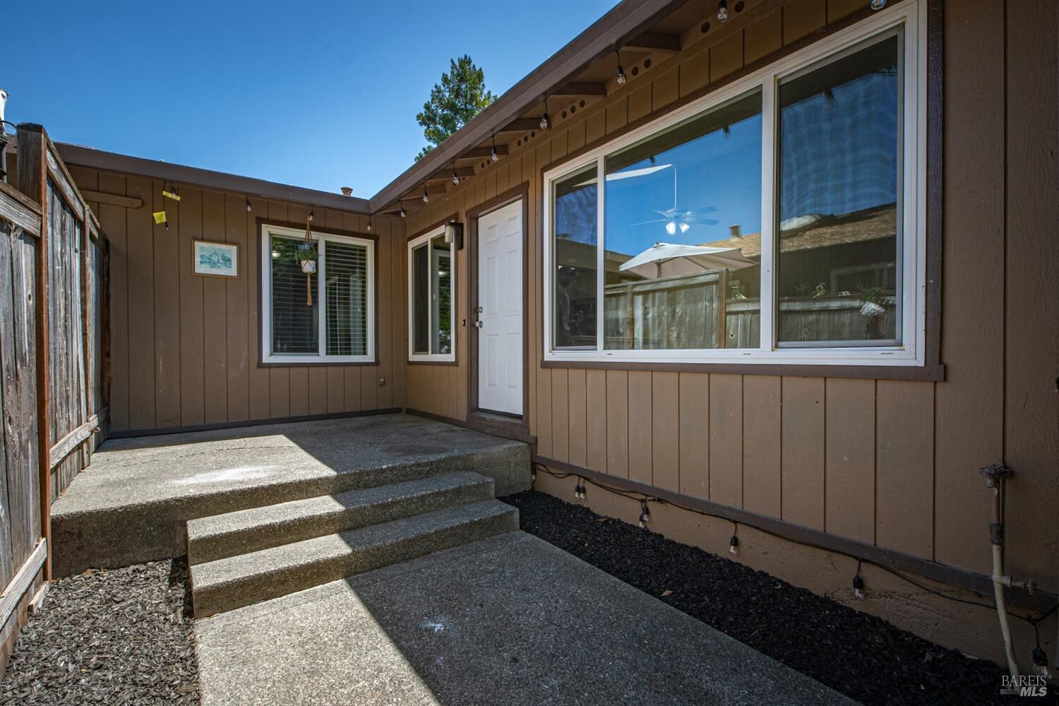 Property Photo:  850 E Cotati Avenue 3  CA 94931 