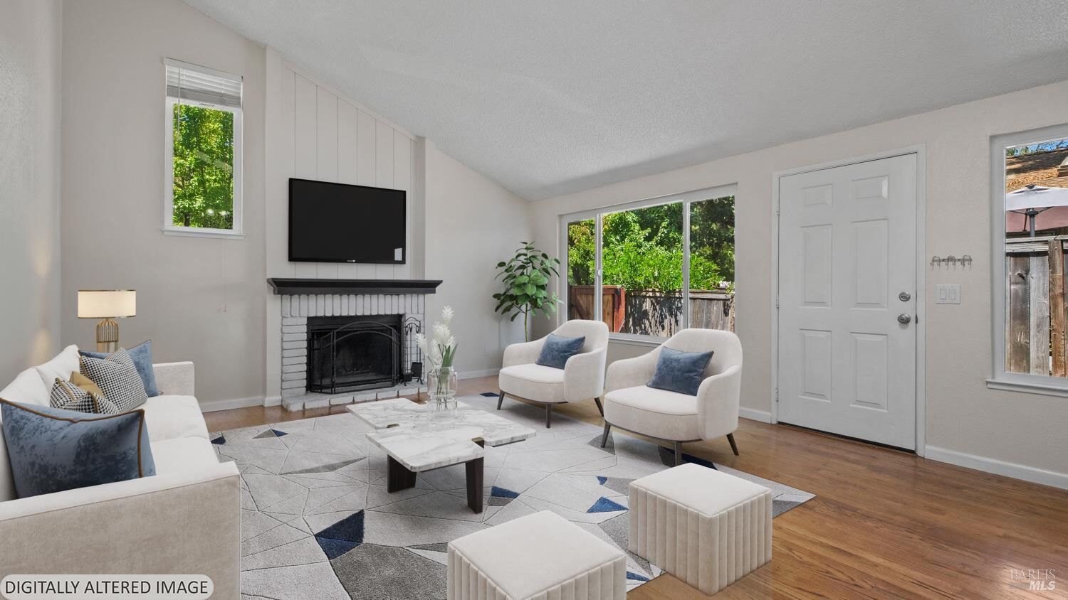 Property Photo: 850 E Cotati Avenue 3 CA 94931