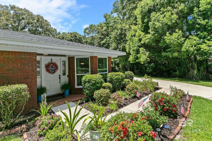 Property Photo: 11480 Killarney Court AL 36544