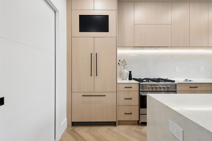 Property Photo: 3639 E 46th Avenue 2 BC V5S 1B7