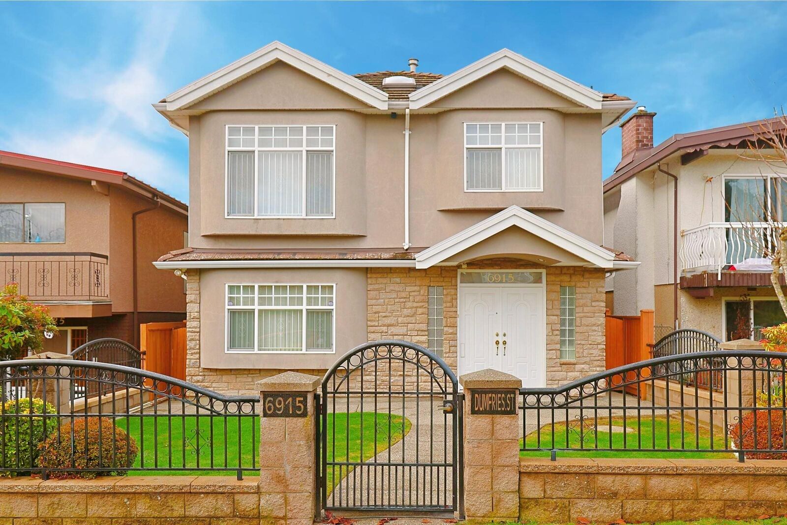 Property Photo: 6915 Dumfries Street BC V5P 3C1