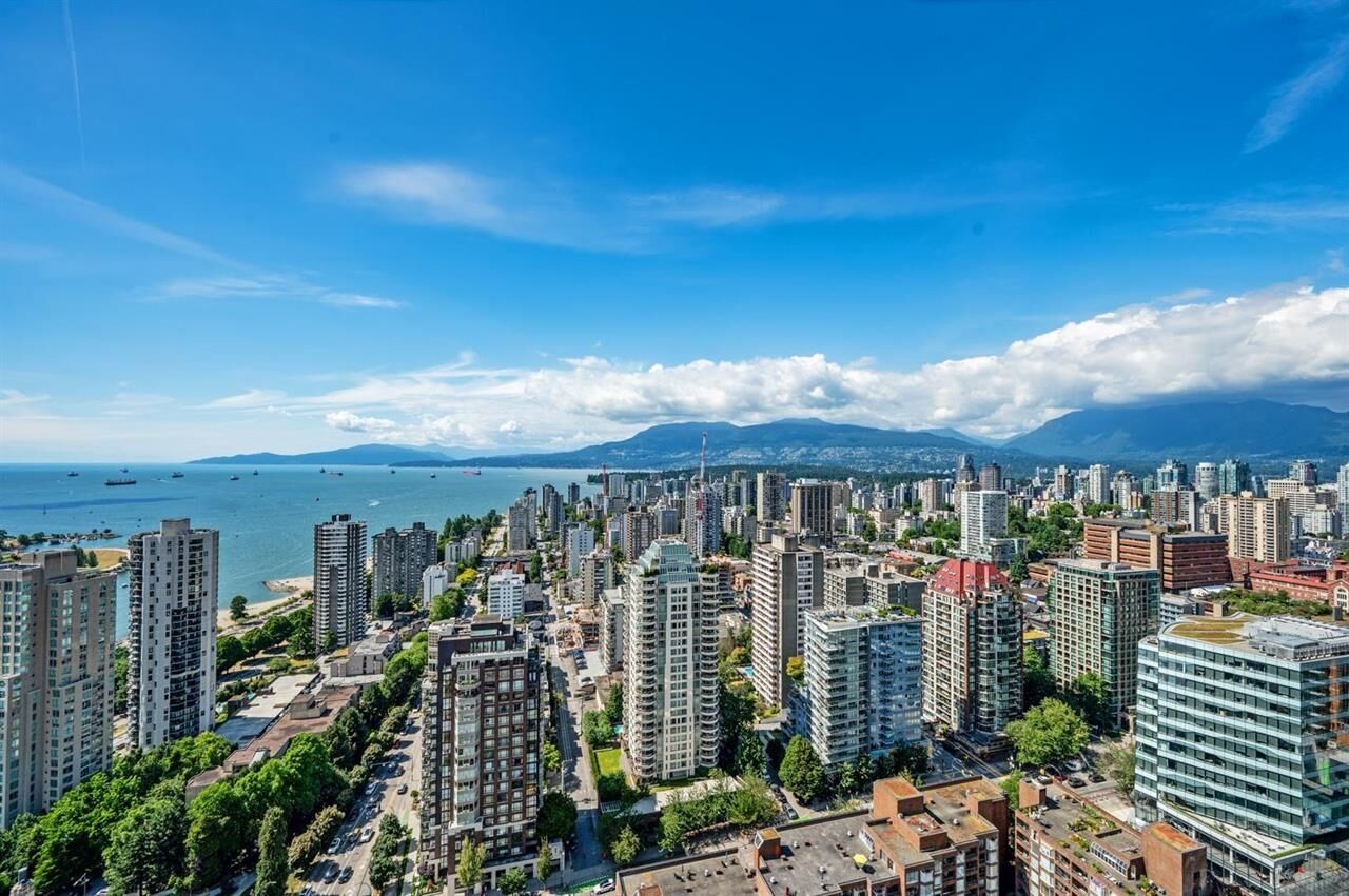 Property Photo: 899 Pacific Street 3X03 BC V6Z 1X3