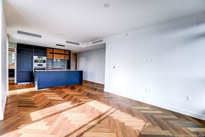Property Photo: 458 W 63rd Avenue 204 BC V5X 2J4