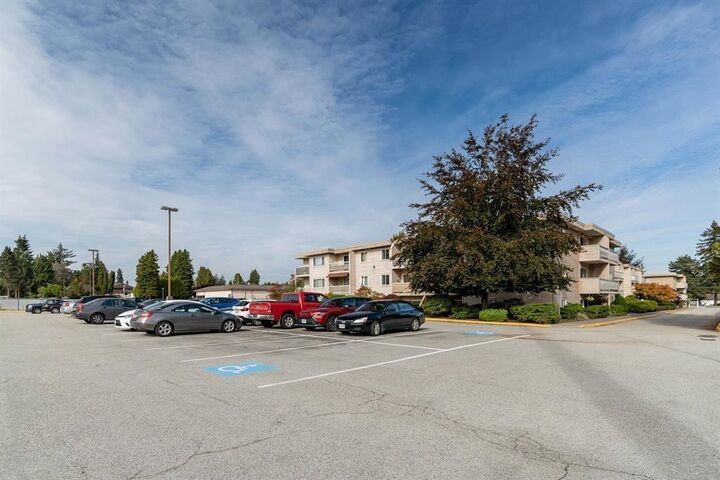 Property Photo: 11806 88 Avenue 123 BC V4C 3C5