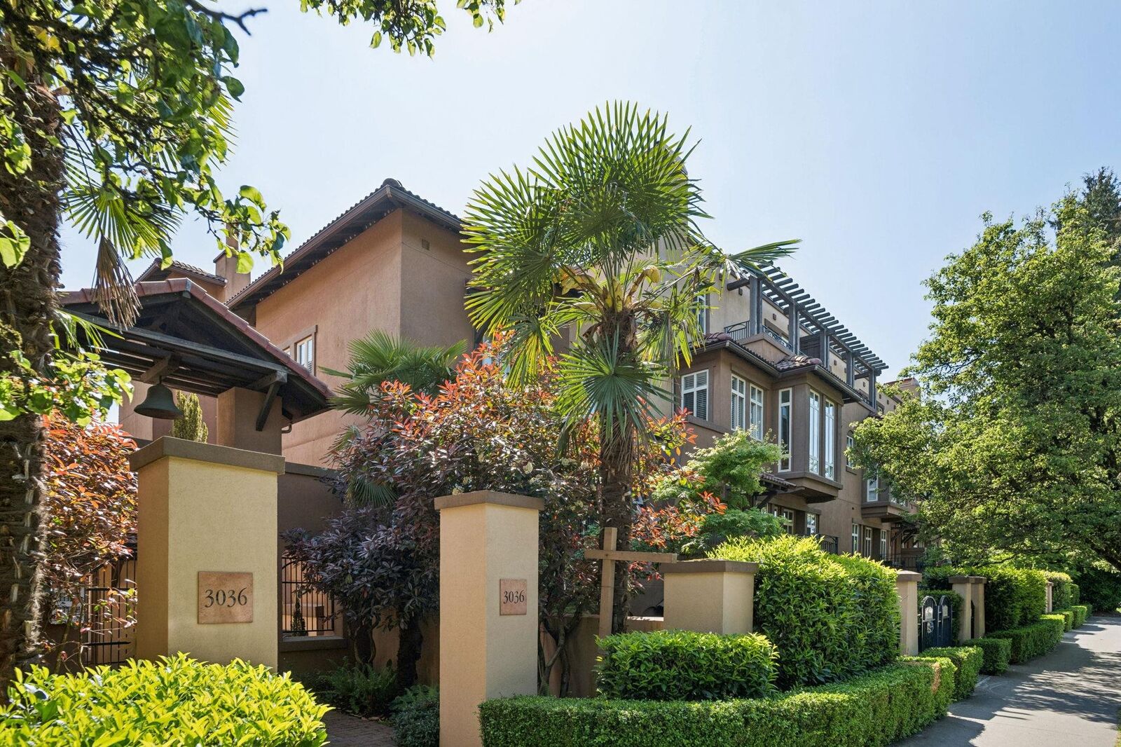 Property Photo: 3036 W 4th Avenue 15 BC V6K 1R4