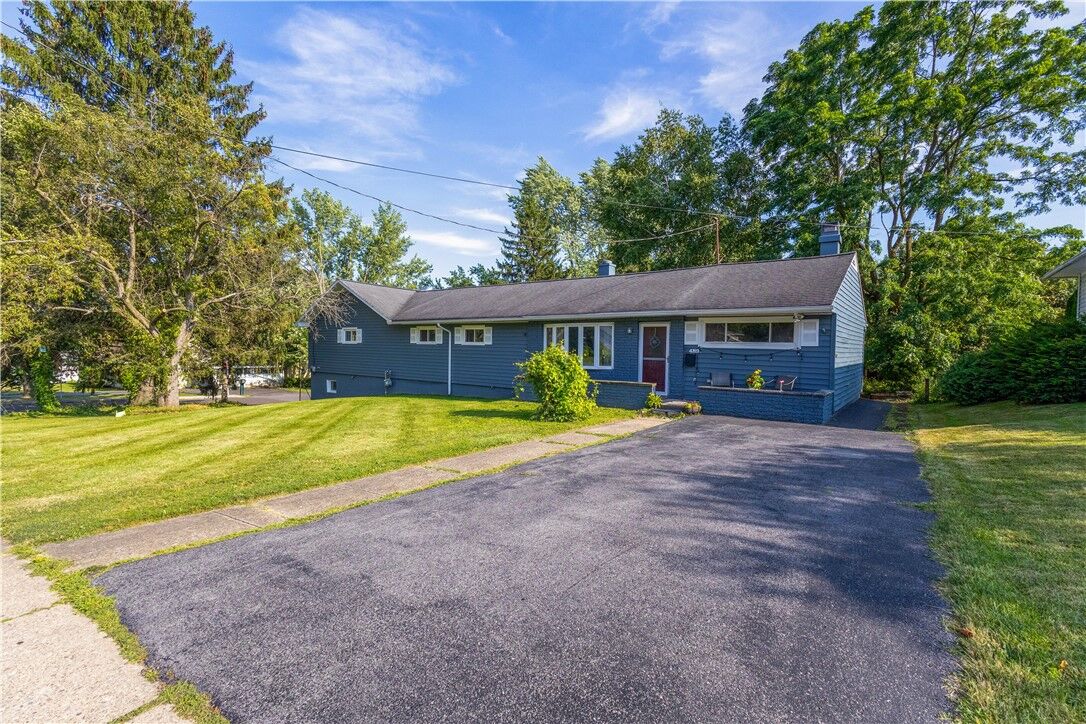 Property Photo:  489 W North Street  NY 14456 