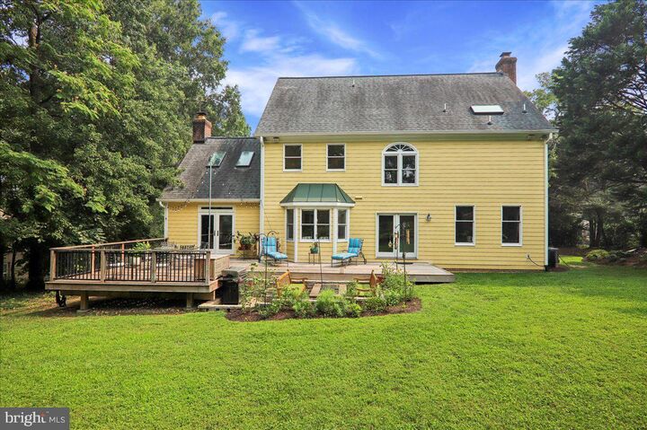 Property Photo: 1904 Mason Hill Drive VA 22307