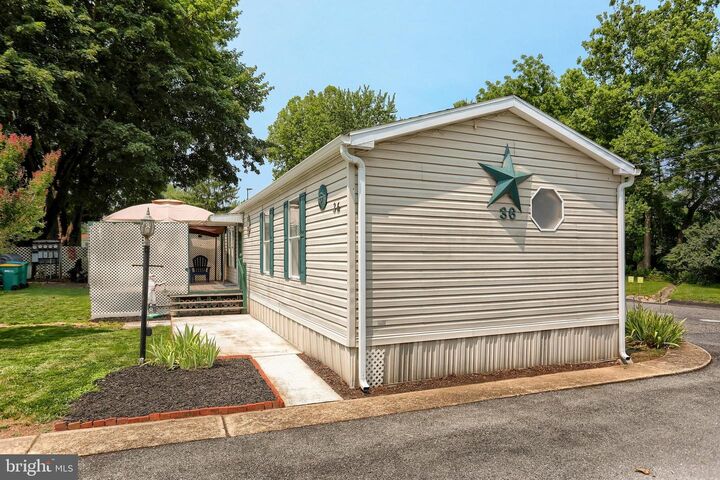 Property Photo: 36 Garden Parkway PA 17013