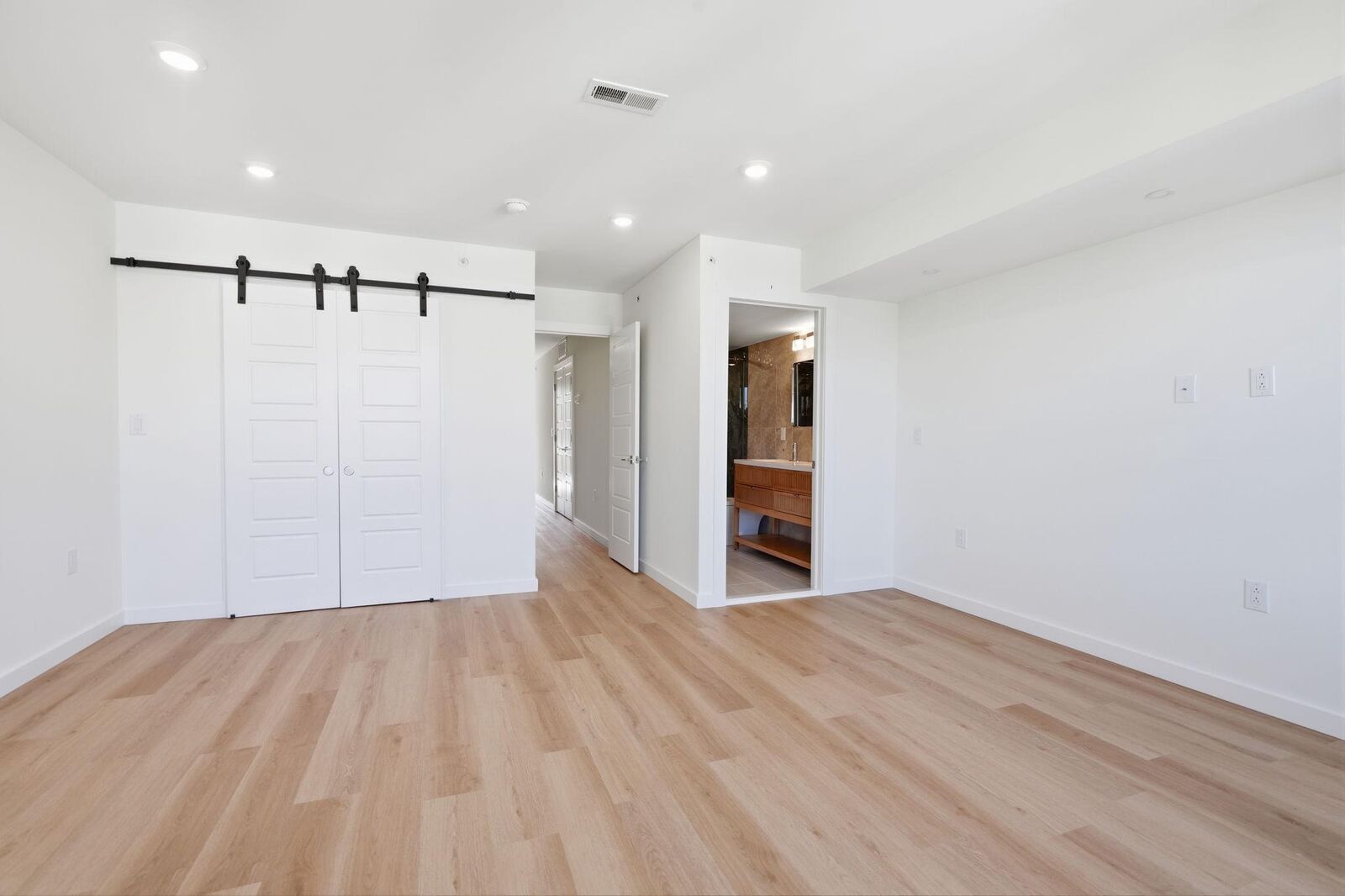 Property Photo: 1517 Bodine Street N B PA 19122