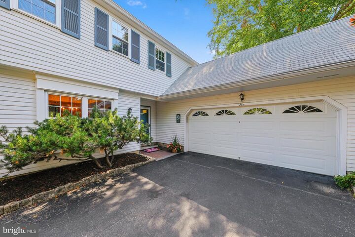 Property Photo:  5 Westwood Court  NJ 08055 