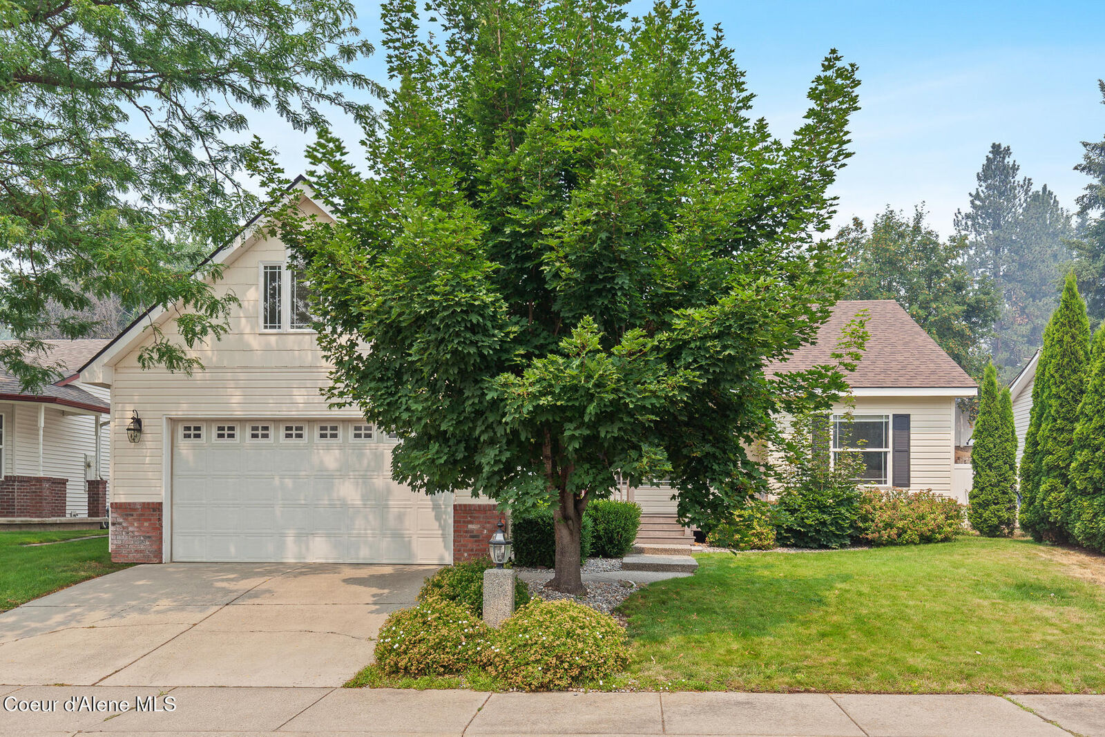Property Photo: 701 E Kokanee Dr ID 83854