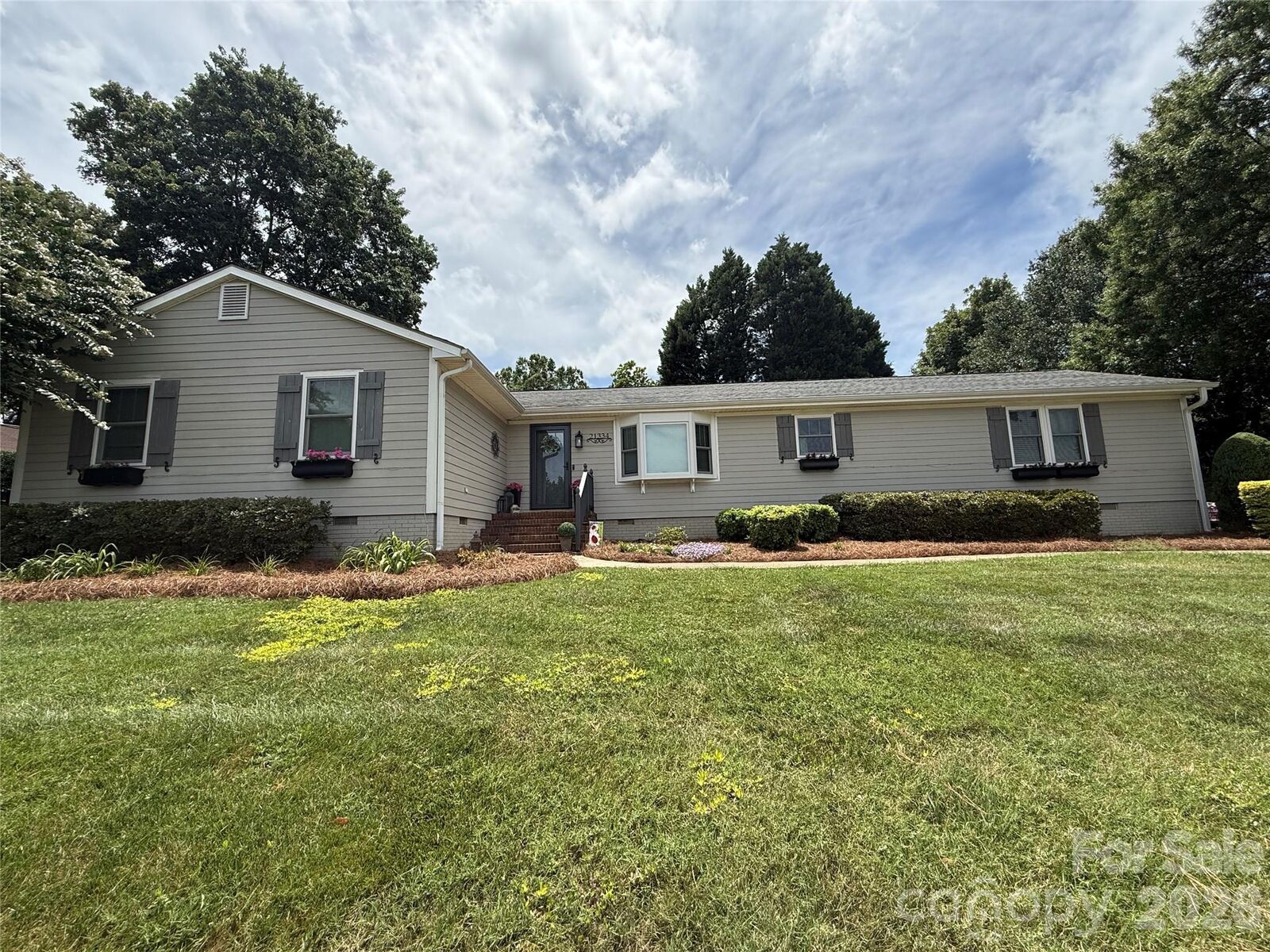 Property Photo: 21334 Sandy Cove Road NC 28031