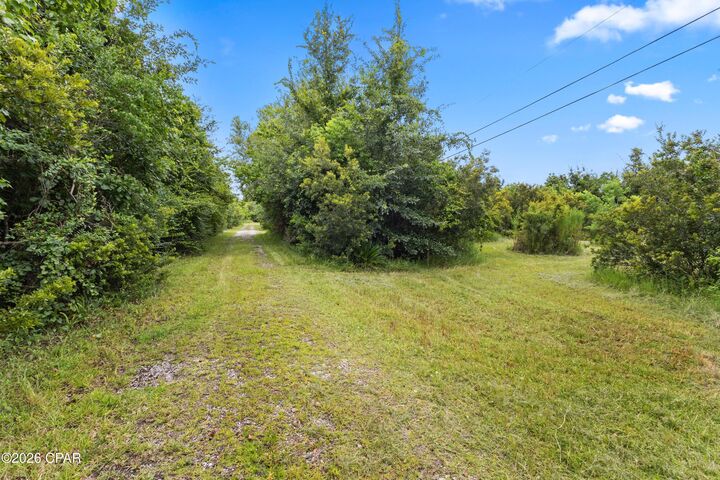 Property Photo: 4527 Hilltop Lane FL 32405
