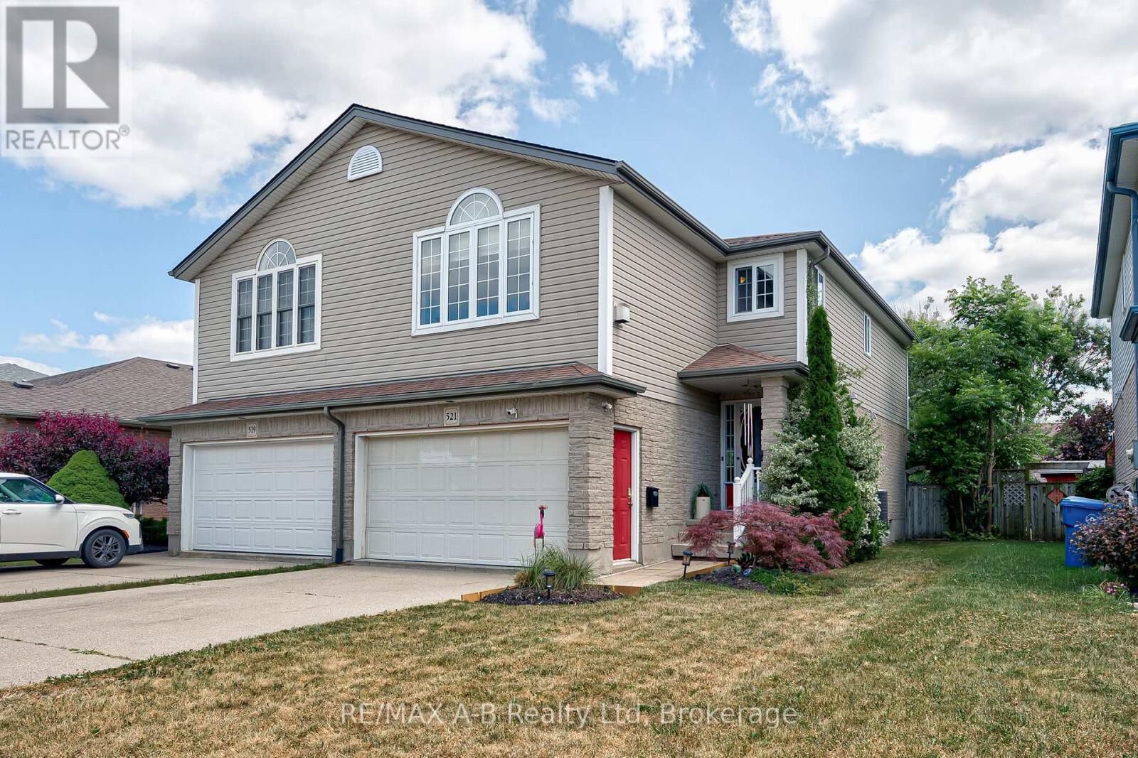 Property Photo: 521 Nelson Street ON N5A 2K8